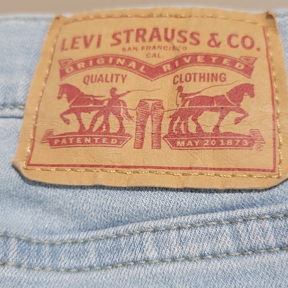 Levi's Women's Boyfriend Mid-Rise  Lapis Med Wash Jeans Size 32 (34×27) Stretch - Picture 9 of 14